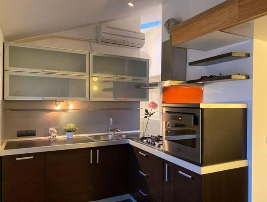 Sky-View Apartmentin Perfect City Center صوفيا المظهر الخارجي الصورة